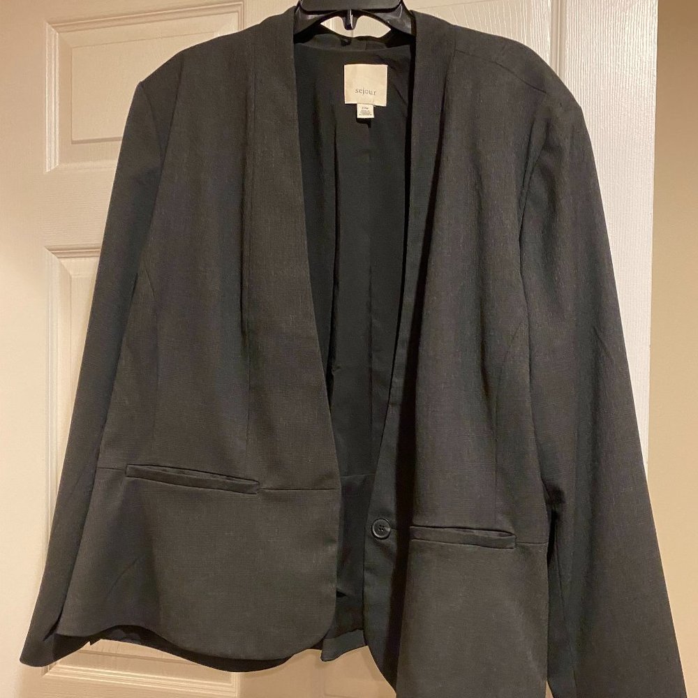 BRAND NEW WITH TAGS!!! BLACK SEJOUR BLAZER